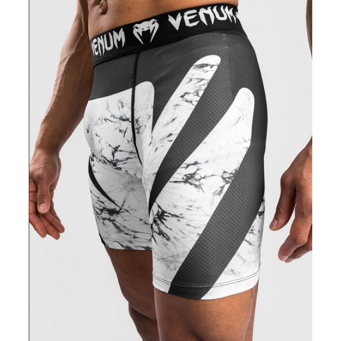 Тренировъчен клин с къси крачоли - Venum G-Fit Marble Vale Tudo Short - Marble​